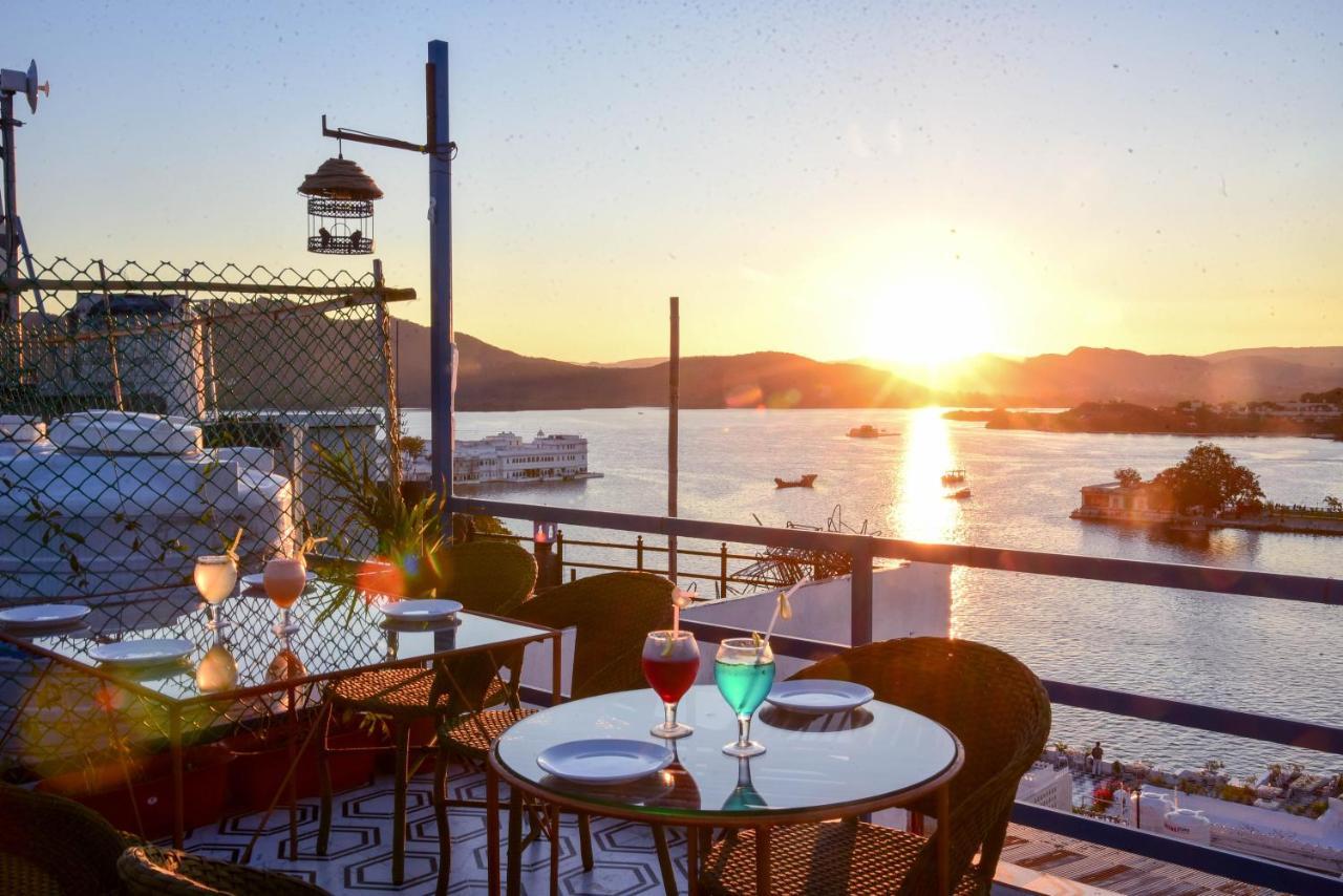 Hotel Casa By The Lake Ουνταϊπούρ Εξωτερικό φωτογραφία