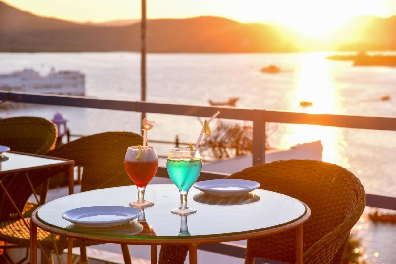 Hotel Casa By The Lake Ουνταϊπούρ Εξωτερικό φωτογραφία